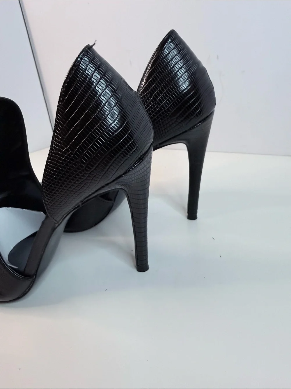 Steve Madden Black Croc-Embossed Pointed Toe D’Orsay Stiletto Pumps 8.5